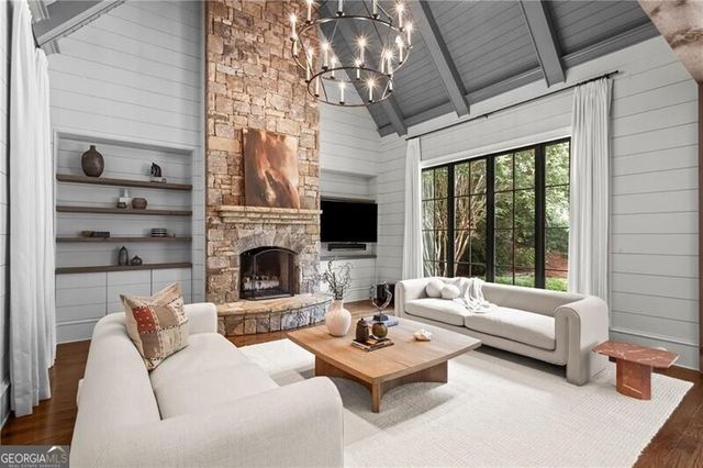 4211 Whitestone Place, Atlanta, GA 30327