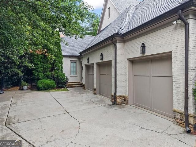 4211 Whitestone Place, Atlanta, GA 30327