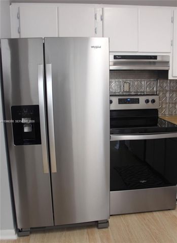 9015 SW 138th St 30-2, Miami, FL 33176