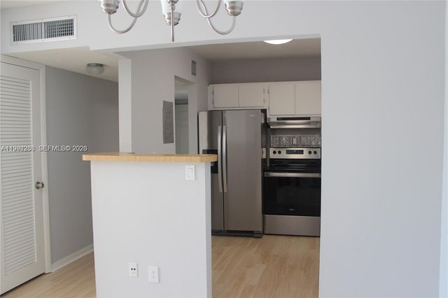 9015 SW 138th St 30-2, Miami, FL 33176