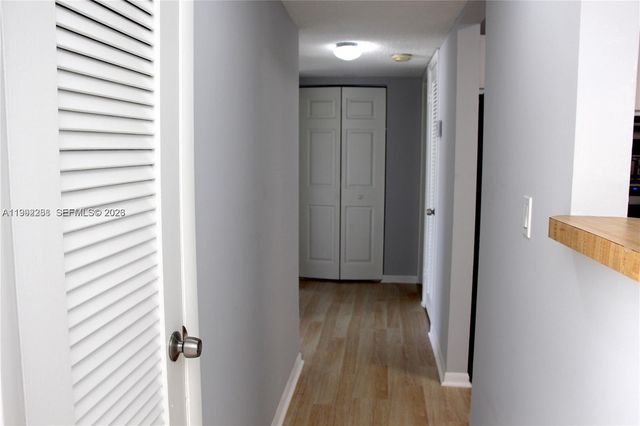 9015 SW 138th St 30-2, Miami, FL 33176