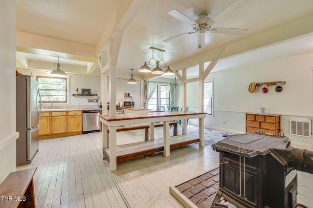 1355 Jackson Hollow Road, Mosheim, TN 37818