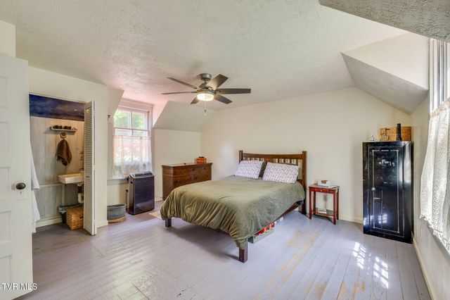 1355 Jackson Hollow Road, Mosheim, TN 37818