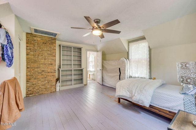 1355 Jackson Hollow Road, Mosheim, TN 37818