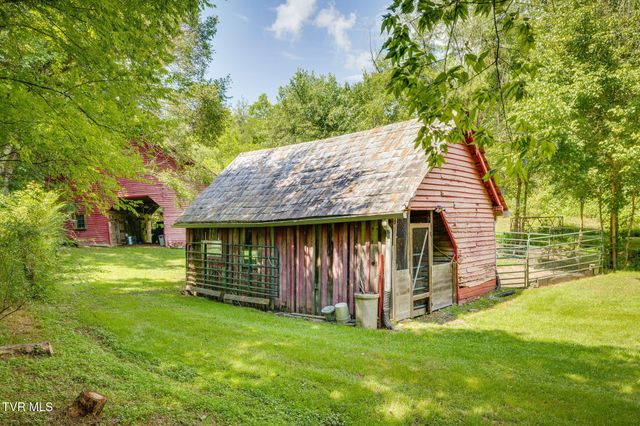 1355 Jackson Hollow Road, Mosheim, TN 37818