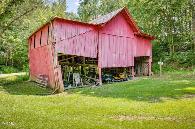 1355 Jackson Hollow Road, Mosheim, TN 37818