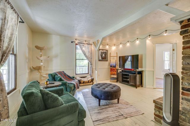 1355 Jackson Hollow Road, Mosheim, TN 37818