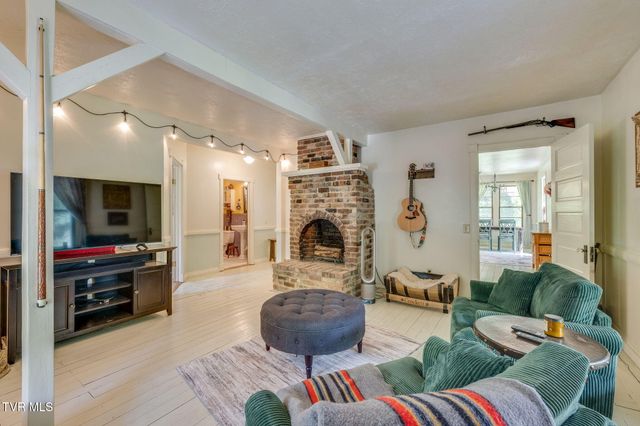 1355 Jackson Hollow Road, Mosheim, TN 37818
