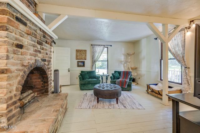 1355 Jackson Hollow Road, Mosheim, TN 37818