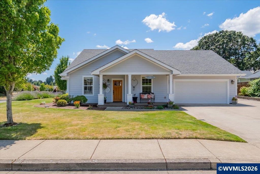 Image 1 of property listing at 1169 SE Academy St, Dallas, OR 97338