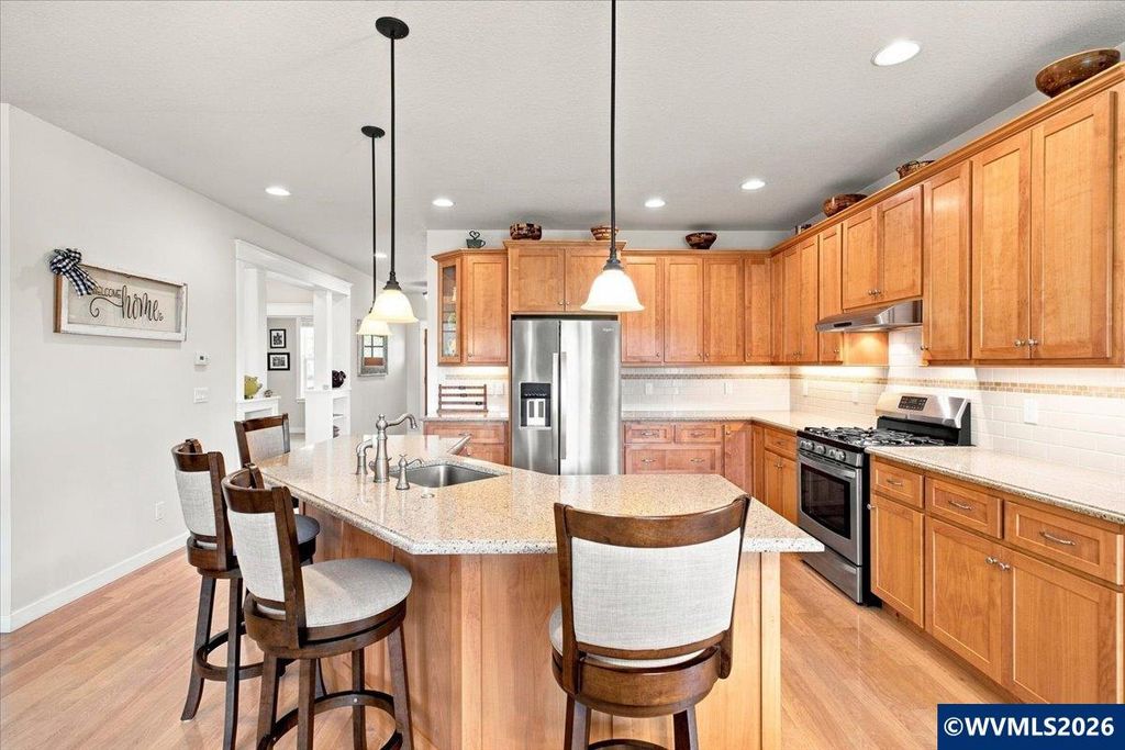 Image 13 of property listing at 1169 SE Academy St, Dallas, OR 97338