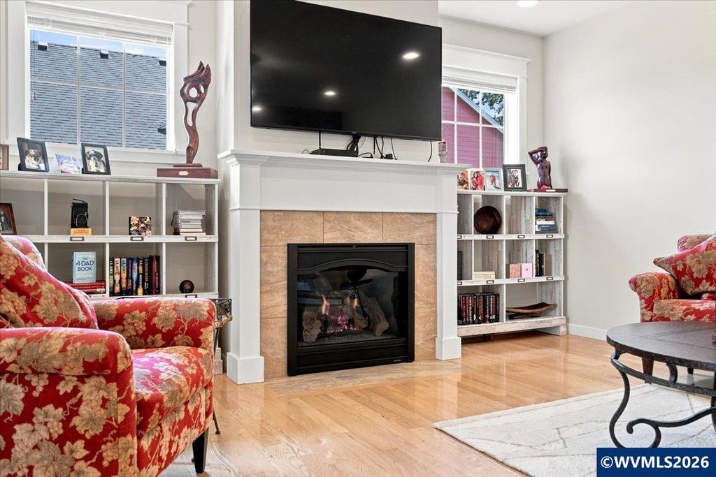 Image 18 of property listing at 1169 SE Academy St, Dallas, OR 97338