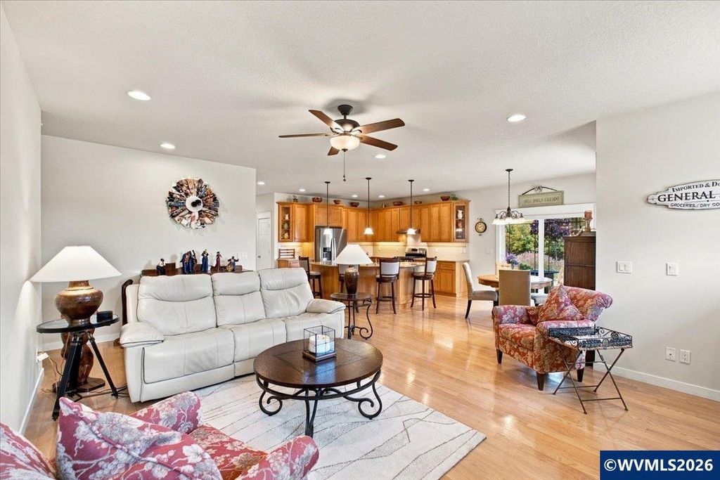 Image 19 of property listing at 1169 SE Academy St, Dallas, OR 97338
