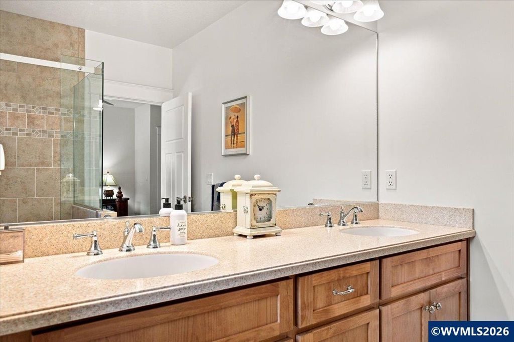 Image 25 of property listing at 1169 SE Academy St, Dallas, OR 97338