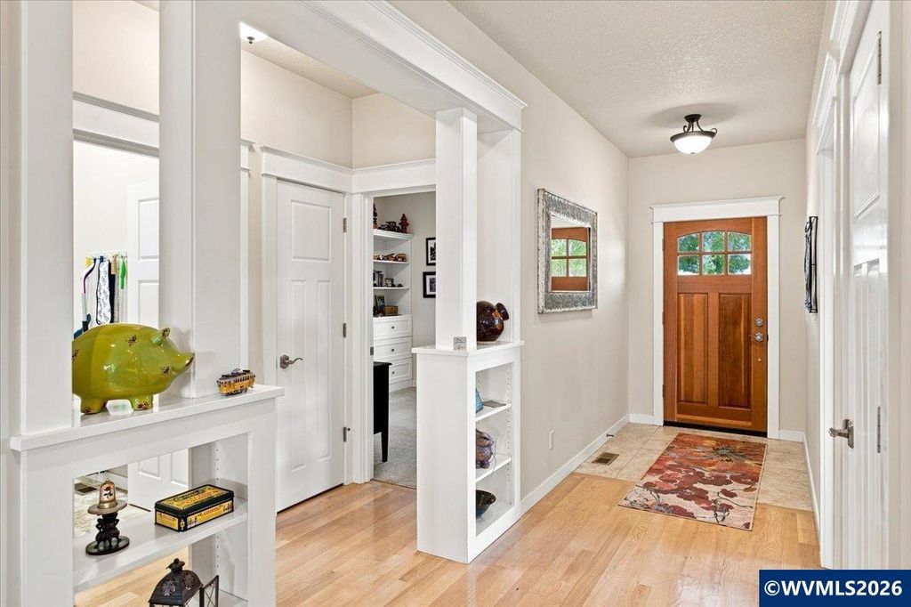 Image 27 of property listing at 1169 SE Academy St, Dallas, OR 97338