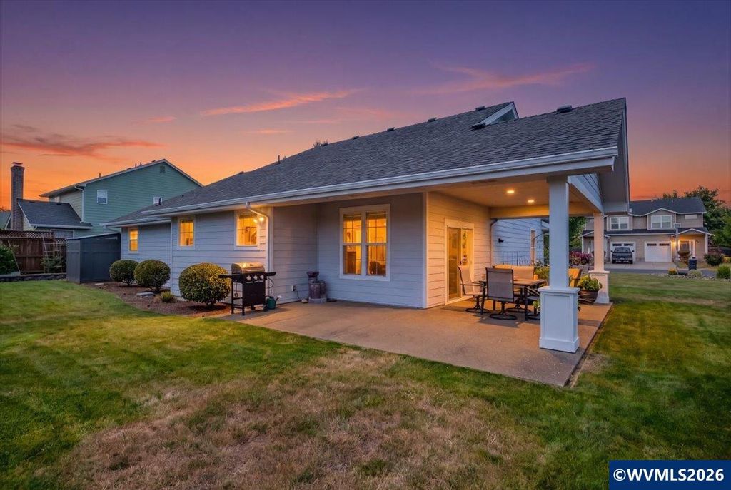 Image 34 of property listing at 1169 SE Academy St, Dallas, OR 97338