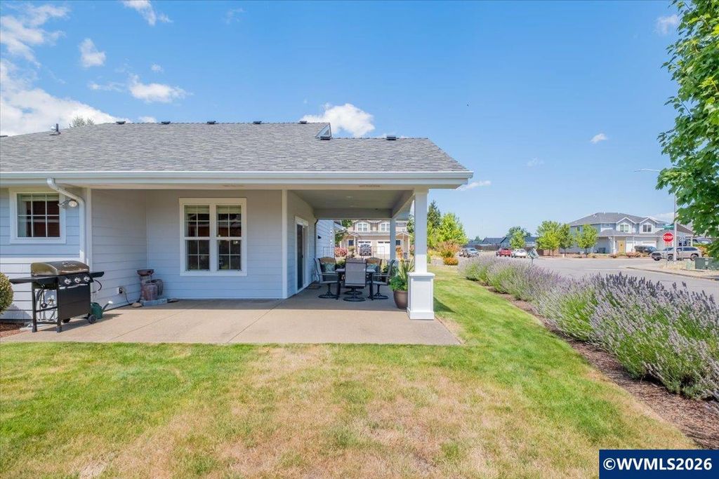 Image 35 of property listing at 1169 SE Academy St, Dallas, OR 97338