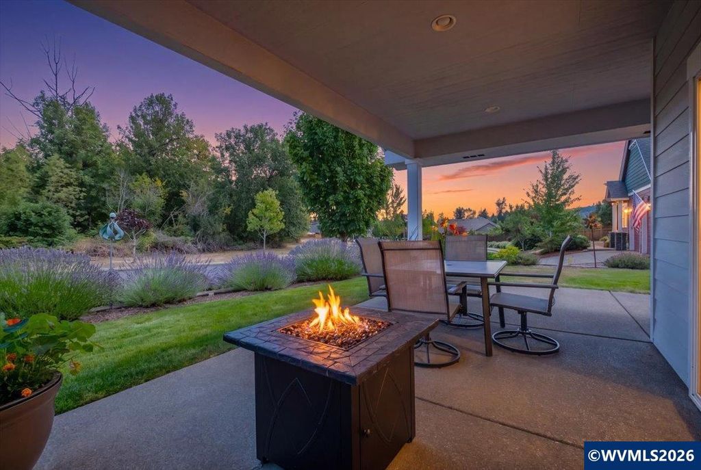 Image 37 of property listing at 1169 SE Academy St, Dallas, OR 97338