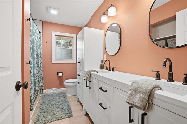 N64W15472 Sunny Dale DRIVE, Menomonee Falls, WI 53051