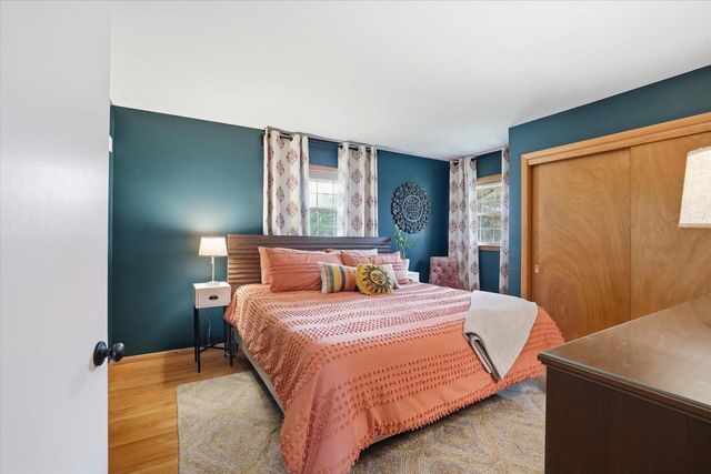 N64W15472 Sunny Dale DRIVE, Menomonee Falls, WI 53051