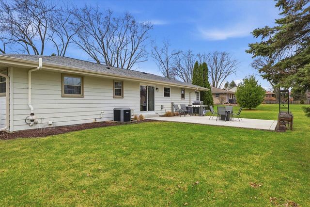 N64W15472 Sunny Dale DRIVE, Menomonee Falls, WI 53051