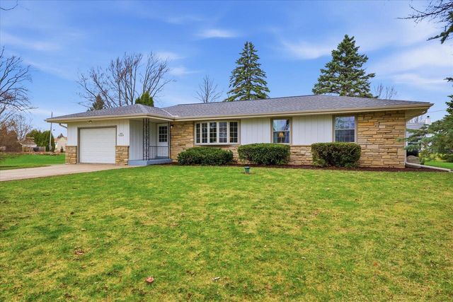 N64W15472 Sunny Dale DRIVE, Menomonee Falls, WI 53051
