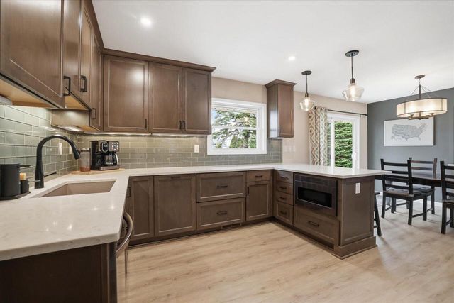 N64W15472 Sunny Dale DRIVE, Menomonee Falls, WI 53051