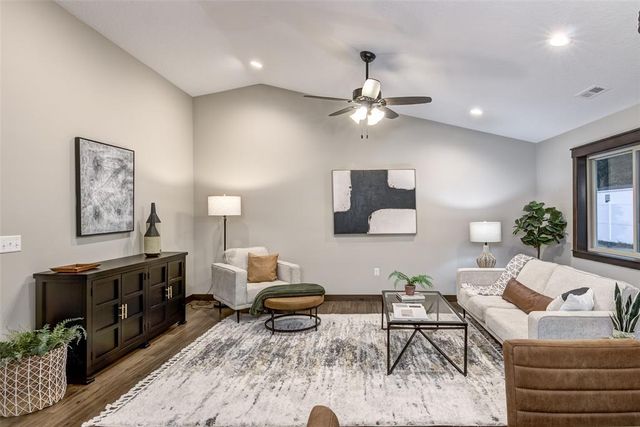 5612 Moss Trail, Eau Claire, WI 54703