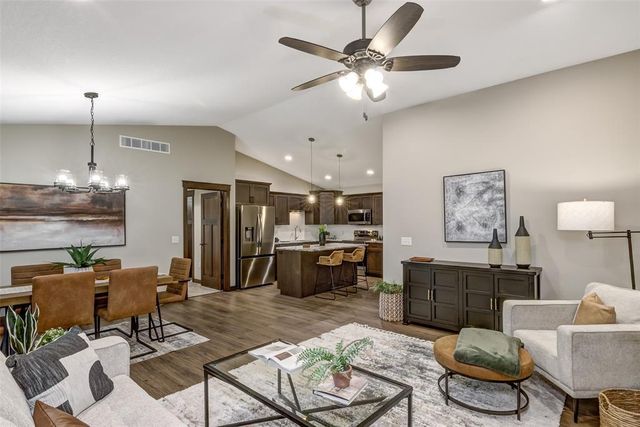 5612 Moss Trail, Eau Claire, WI 54703
