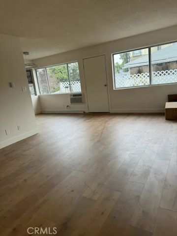 6708 Whitsett Avenue, North Hollywood, CA 91606