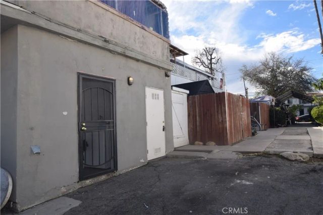 6708 Whitsett Avenue, North Hollywood, CA 91606