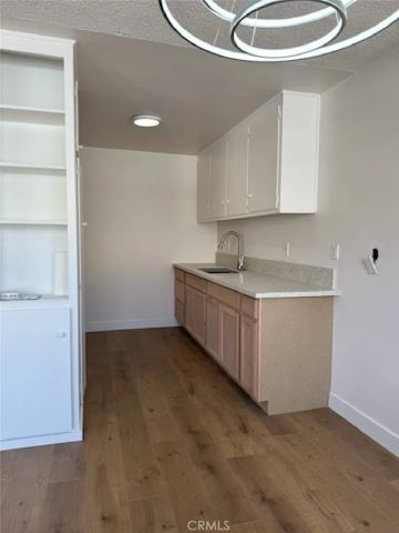 6708 Whitsett Avenue, North Hollywood, CA 91606