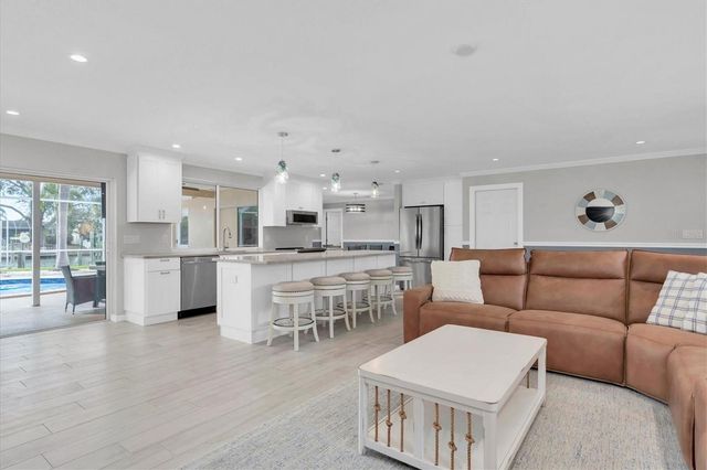 4200 46TH AVENUE S, St Petersburg, FL 33711