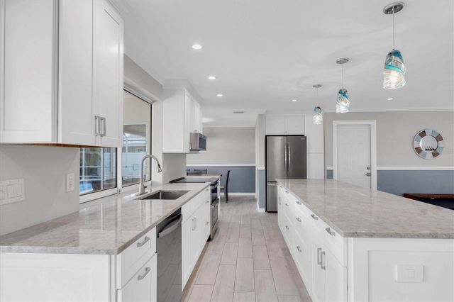 4200 46TH AVENUE S, St Petersburg, FL 33711