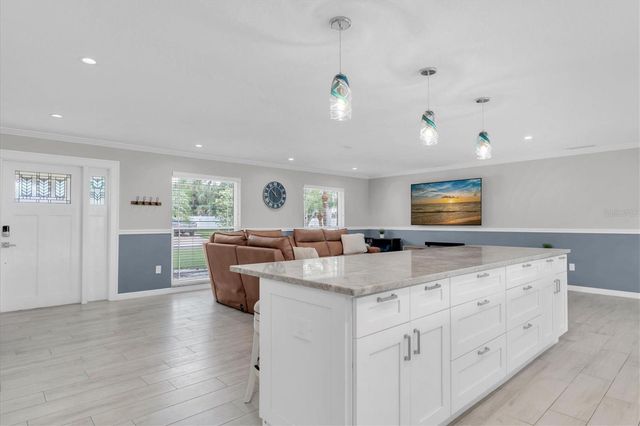 4200 46TH AVENUE S, St Petersburg, FL 33711