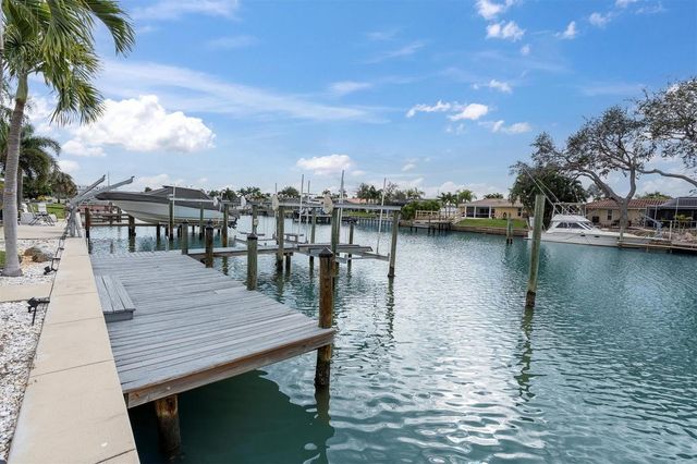 4200 46TH AVENUE S, St Petersburg, FL 33711
