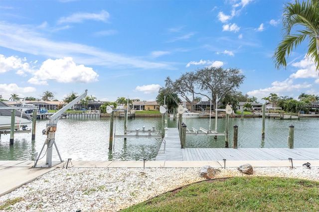 4200 46TH AVENUE S, St Petersburg, FL 33711
