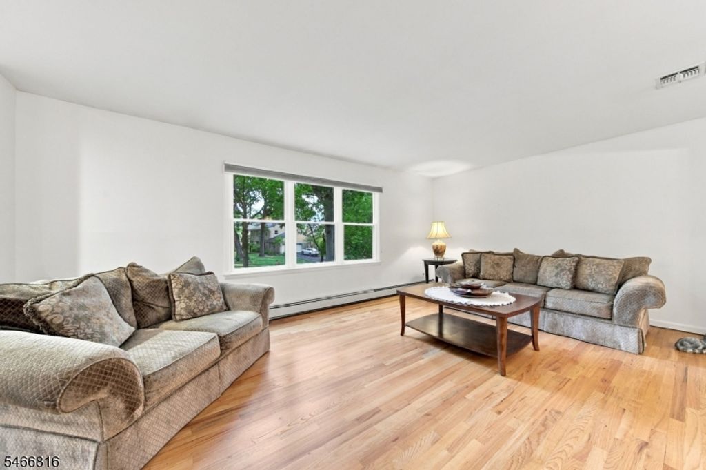 66 Woodside Ave, Hawthorne Boro, NJ 07506 — photo 4