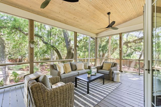 103 Oakview Lane, Isle Of Palms, SC 29451
