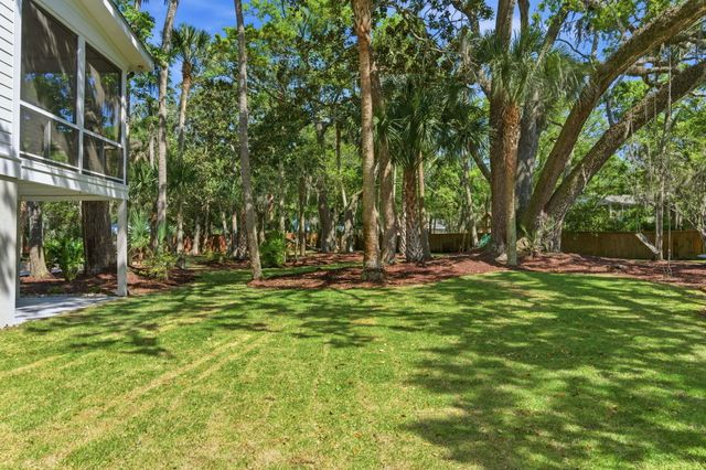 103 Oakview Lane, Isle Of Palms, SC 29451