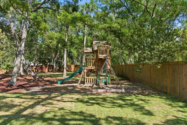 103 Oakview Lane, Isle Of Palms, SC 29451
