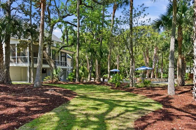 103 Oakview Lane, Isle Of Palms, SC 29451