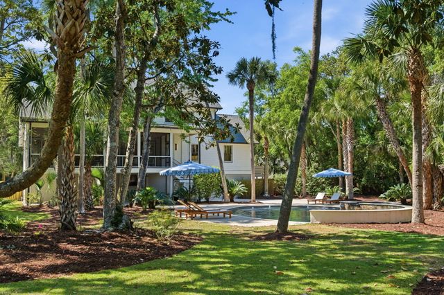 103 Oakview Lane, Isle Of Palms, SC 29451