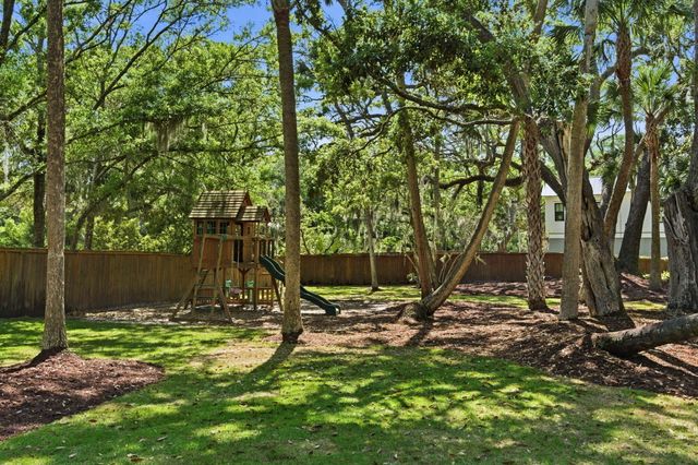 103 Oakview Lane, Isle Of Palms, SC 29451