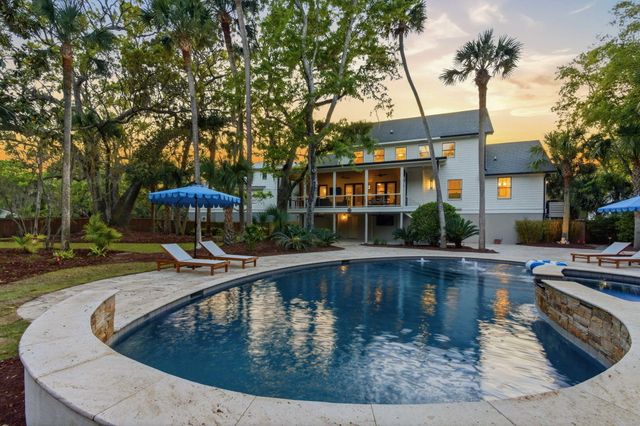 103 Oakview Lane, Isle Of Palms, SC 29451