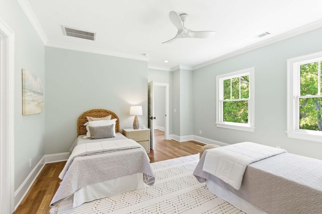 103 Oakview Lane, Isle Of Palms, SC 29451