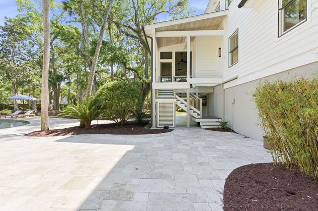 103 Oakview Lane, Isle Of Palms, SC 29451