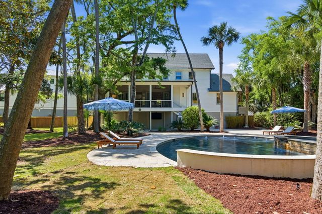 103 Oakview Lane, Isle Of Palms, SC 29451