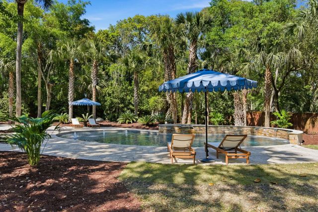 103 Oakview Lane, Isle Of Palms, SC 29451
