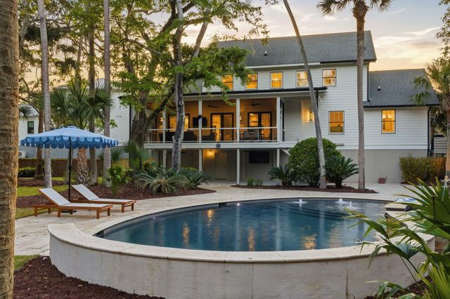 103 Oakview Lane, Isle Of Palms, SC 29451